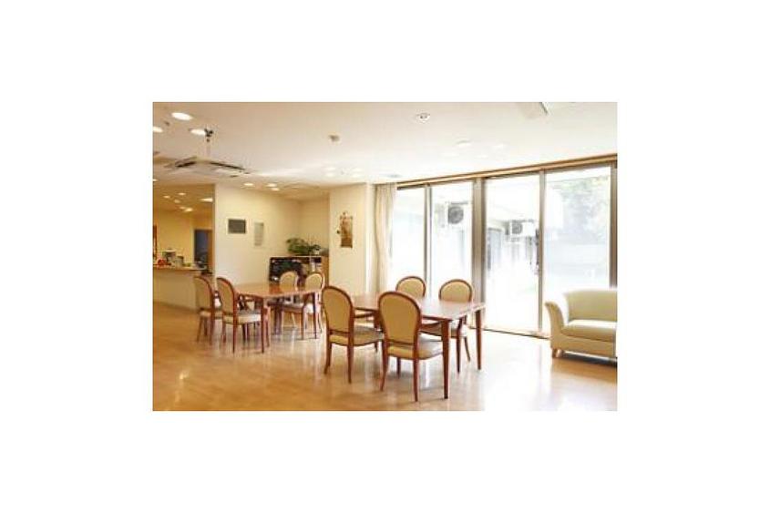 1F リビングルーム兼食堂兼機能訓練室