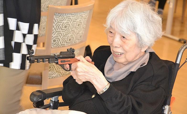 「狙いを定めて…」