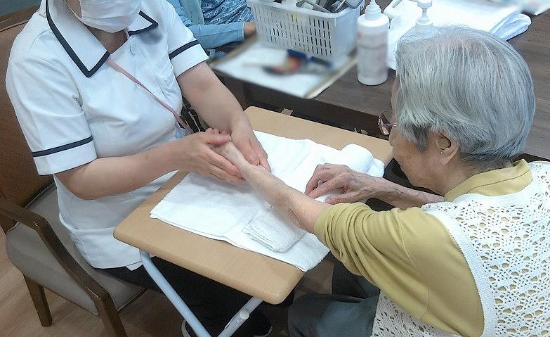 手のもみほぐし