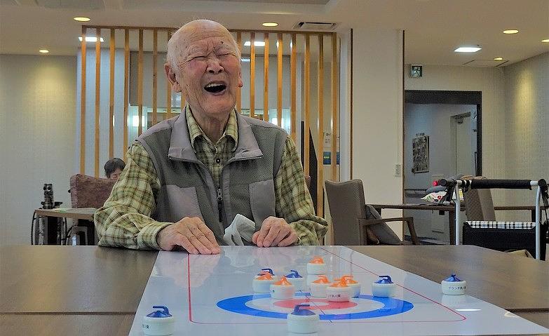 初のテーブルカーリング