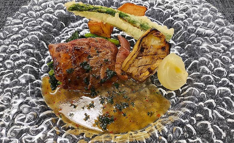 「イベント食」～牛肉のグリエ  春野菜とブールノアゼットソース～