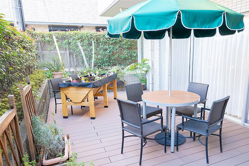 1F ウッドデッキテラス