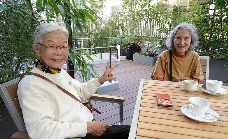 ウッドデッキでお茶会