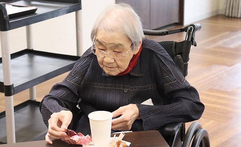 お茶会でホッと温まろう