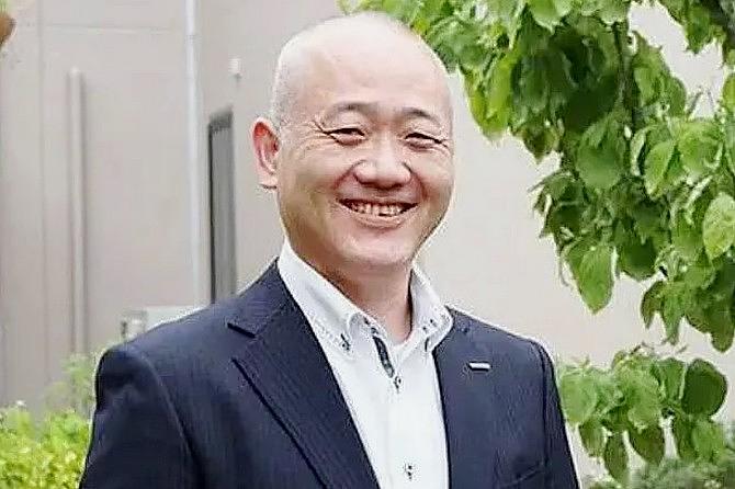 「グランダ学園前」ホーム長