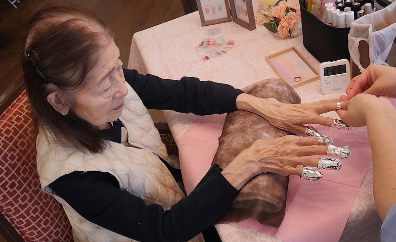 美容サロン～爪のお手入れ～
