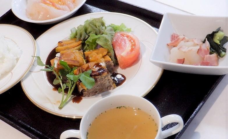 豪華な洋食ランチ