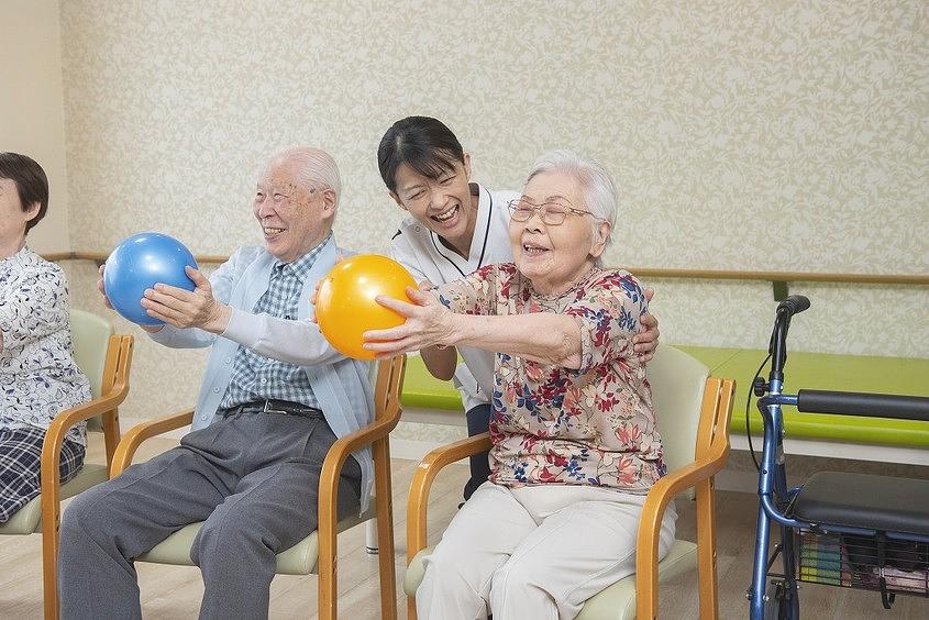 機能訓練指導員がリハビリ面からお身体状態をサポートし、その方の生活の質の維持・向上に努めています