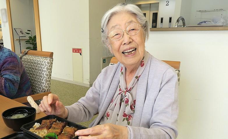 今日はホームの「ランチ会」!