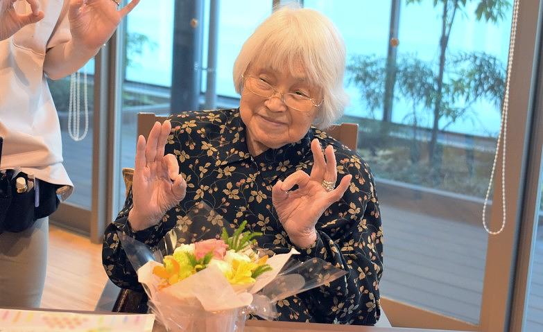 100歳のお誕生日おめでとうございます！