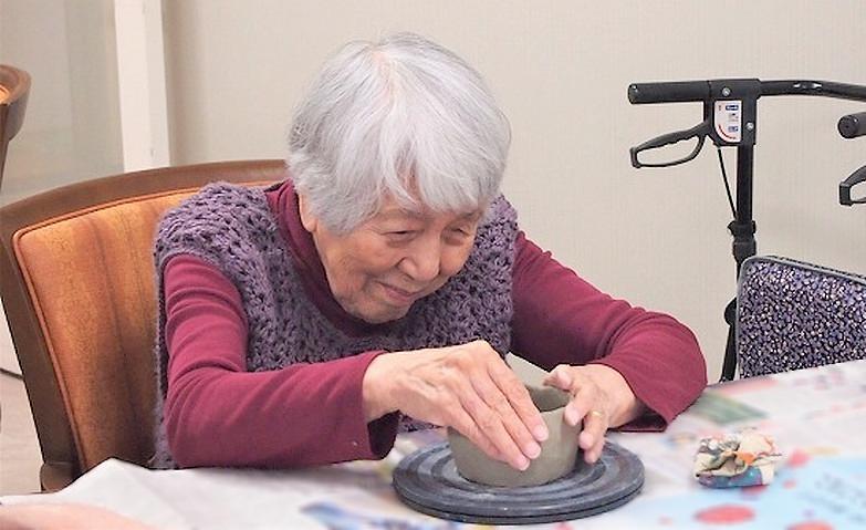 静かな情熱～陶芸作品作り～