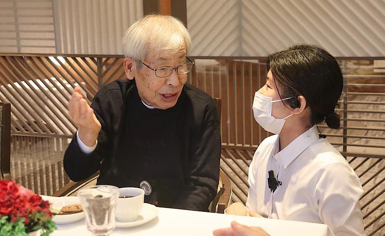 お楽しみの「ティーパーティー」