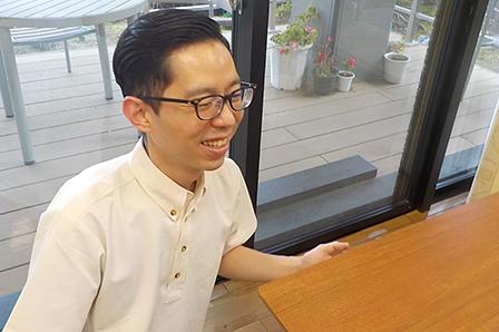  サービススタッフ