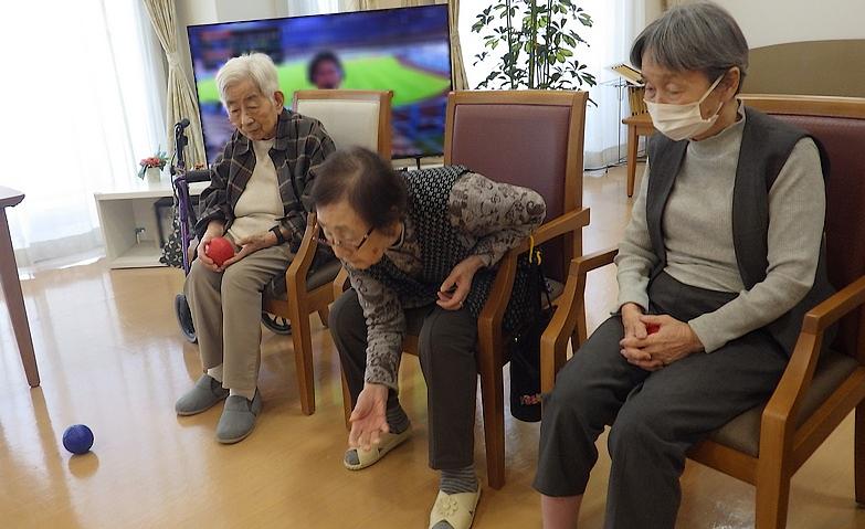ボッチャ練習中