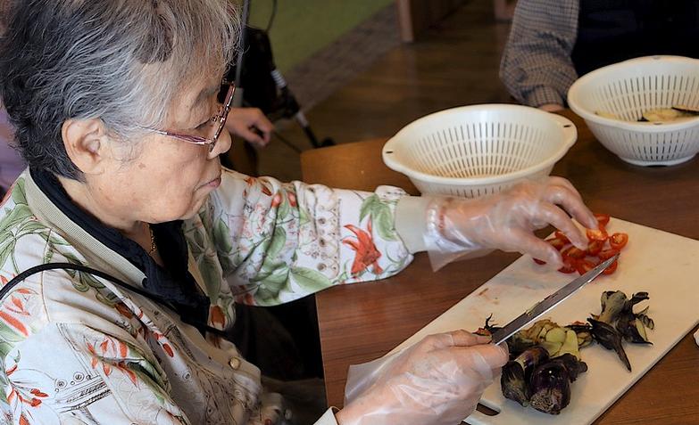ホーム産お野菜でピザパーティー～調理～