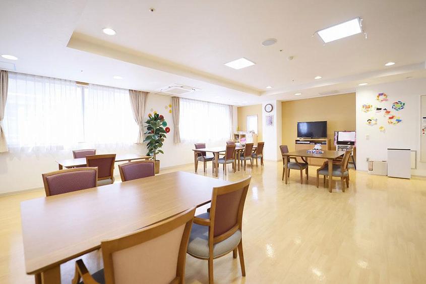 リビングルーム兼食堂兼機能訓練室