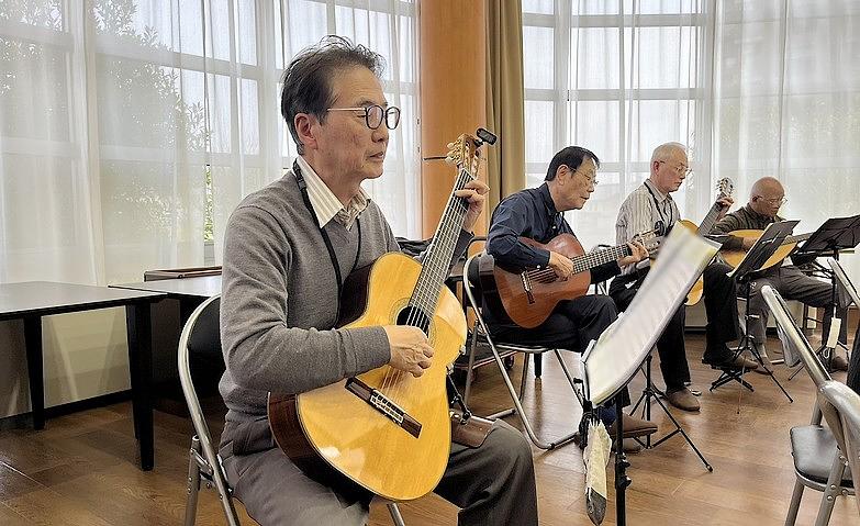 「弦楽器の演奏会」～ギター弦の音色が会場に響く～			