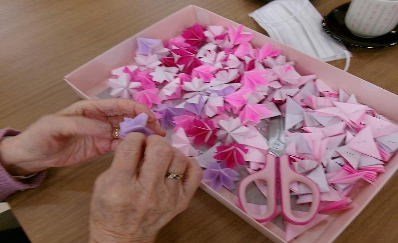 ご入居者様と一緒に桜作りを！